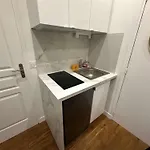 326 New Suite Hugo - Tiny Apartment Paris Center