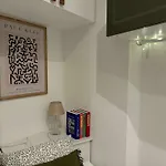 326 New Suite Hugo - Tiny Apartment Paris Center